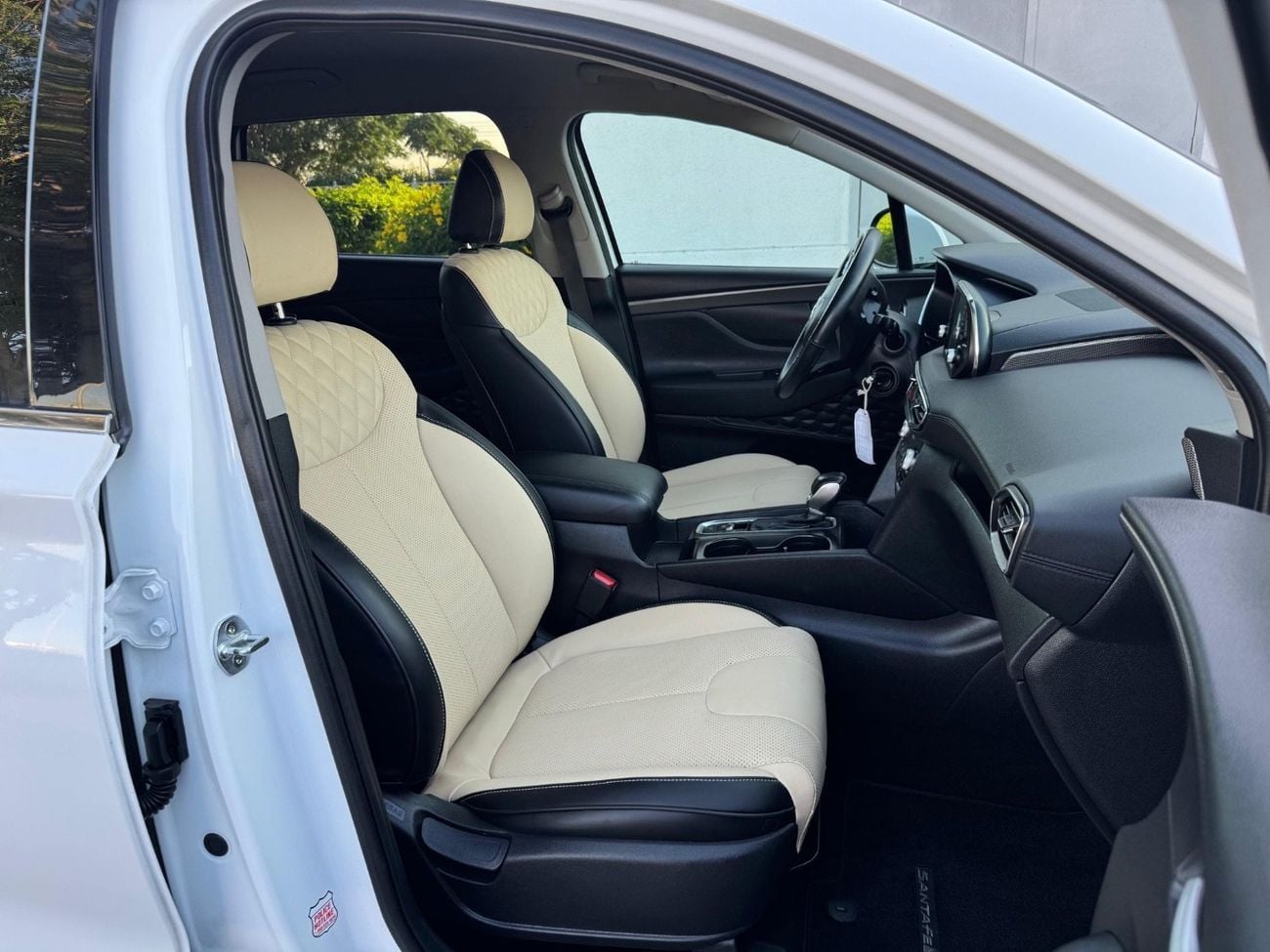 Hyundai Santa Fe STD (NON GCC) 2019 2.4/V4 LEATHER SEATS CANADA SPEC