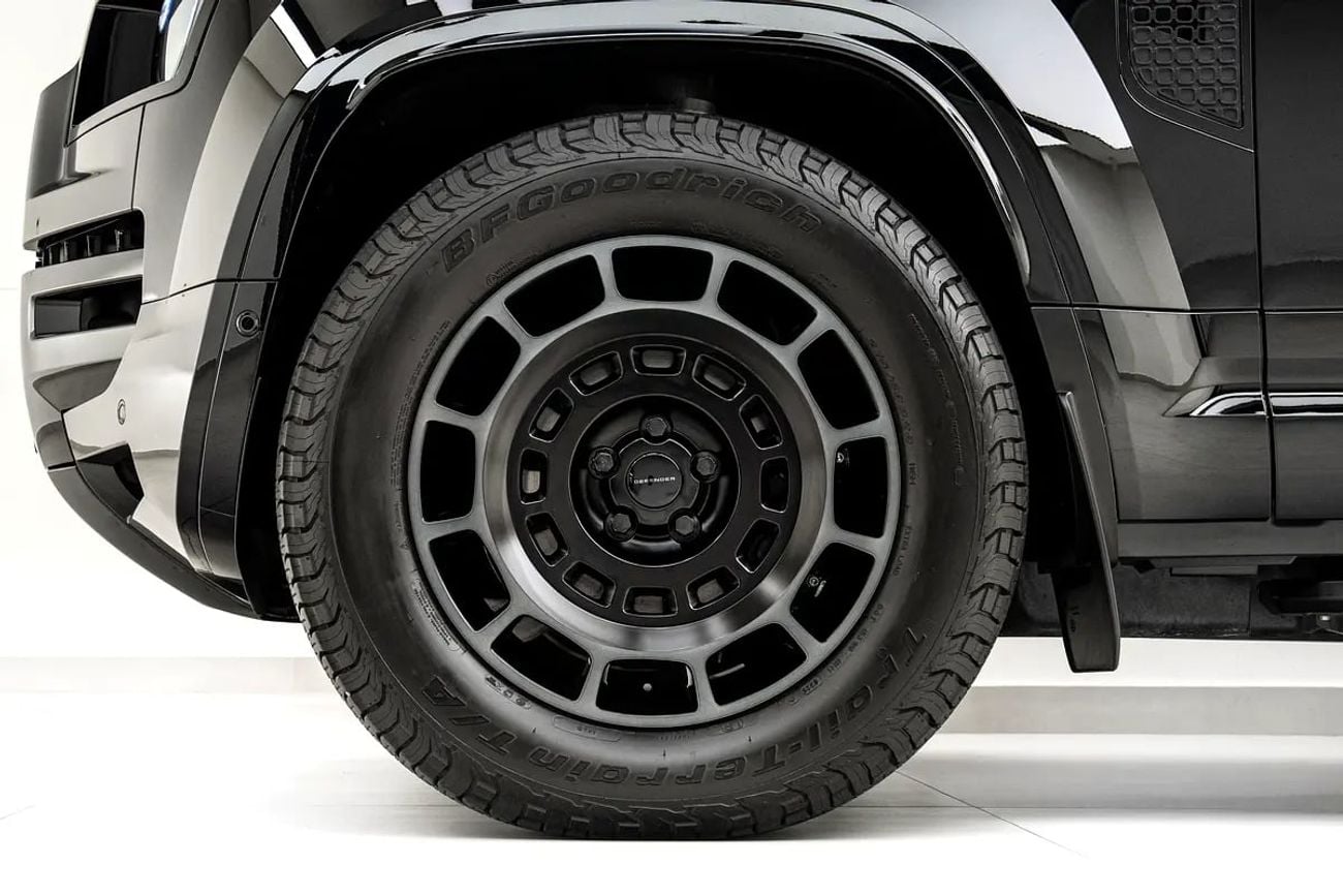 Land Rover Defender P635 OCTA BLACK EDITION | GCC DEALER WARRANTY & SERVICES
