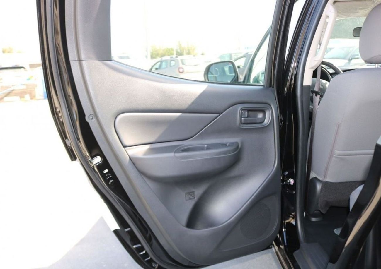 ميتسوبيشي L200 2023 - DIESEL - 2.5L -  DOUBLE CABIN - 4X4 - 5MT - POWER LOCKS AND POWER WINDOWS - EXPORT ONLY