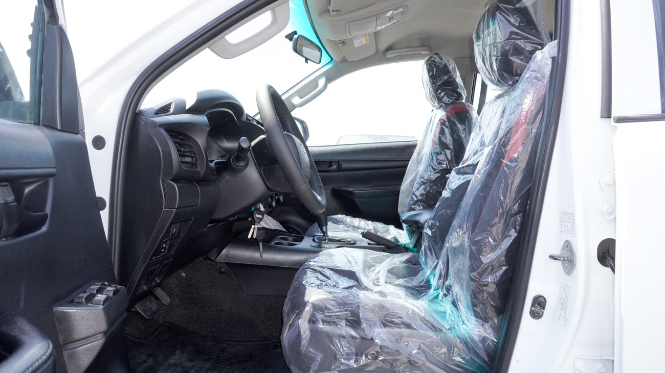 تويوتا هيلوكس GL with 2024 body Kit