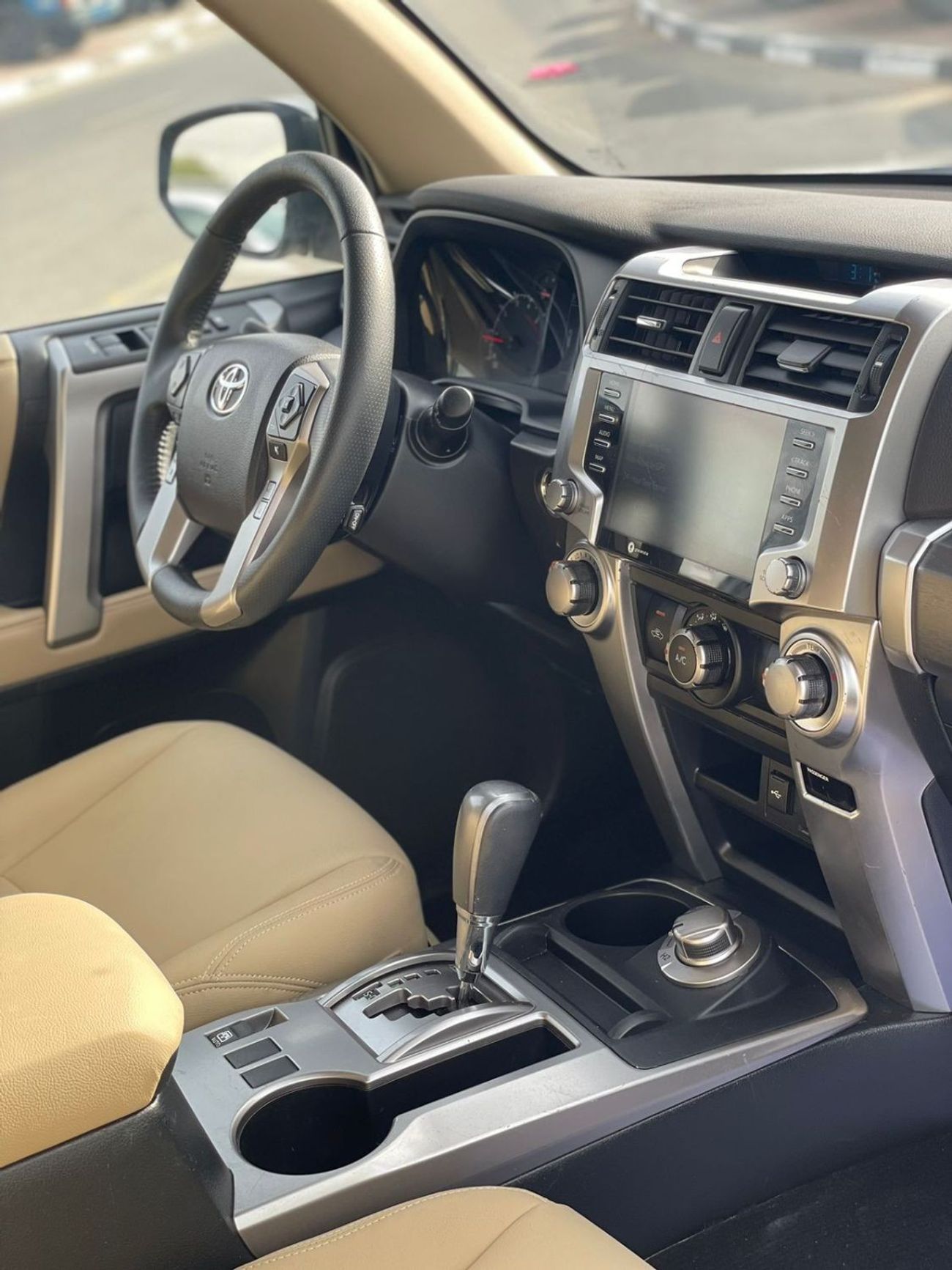 تويوتا Runner4 *Offer*2022 Toyota 4Runner SR5 Premium - 4x4 AWD - 4.0L V6 - New Color - -UAE PAS