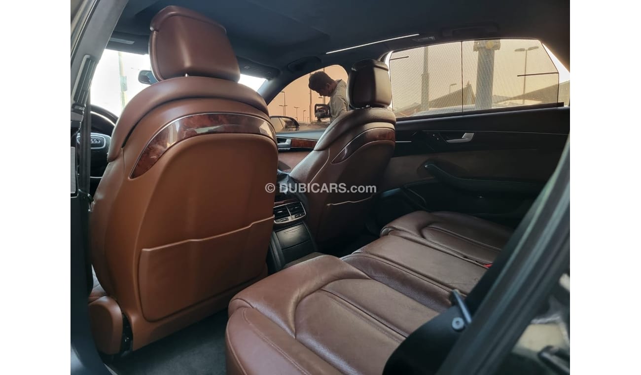 أودي A8 2011 audi A8  8 cylinder  197000 km gulf specs