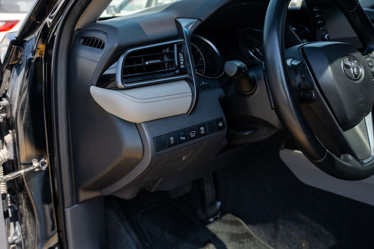 Toyota Camry Toyota Camry SE 2.5L (2023) The 2023 Toyota Camry SE is a popular midsize sedan known for its reliab