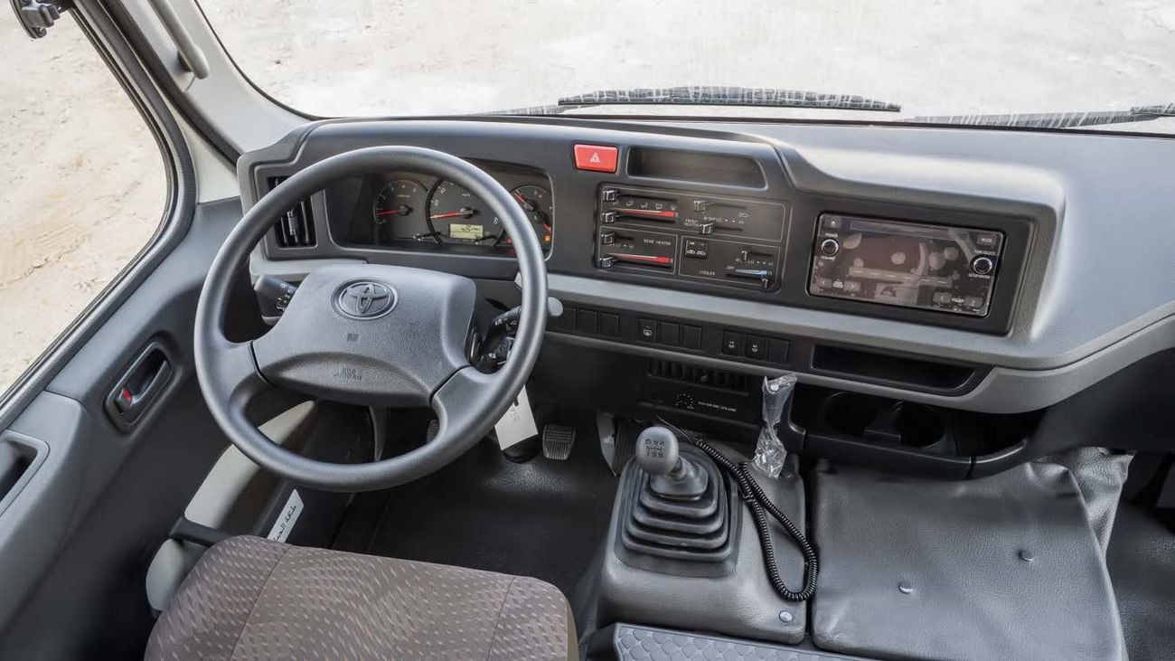 Toyota Coaster COASTER 23STR MT DSL 4.0(WHITE INSIDE MD GREY)25YM