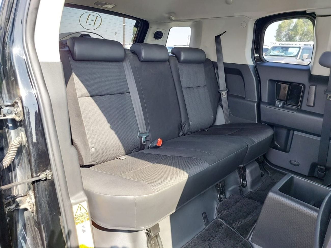 تويوتا إف جي كروزر (RAMADAN OFFER) TOYOTA FJ CRUISER SUV RHD 2013 MODEL 4.0 L PETROL AUTOMATIC(PM23149)