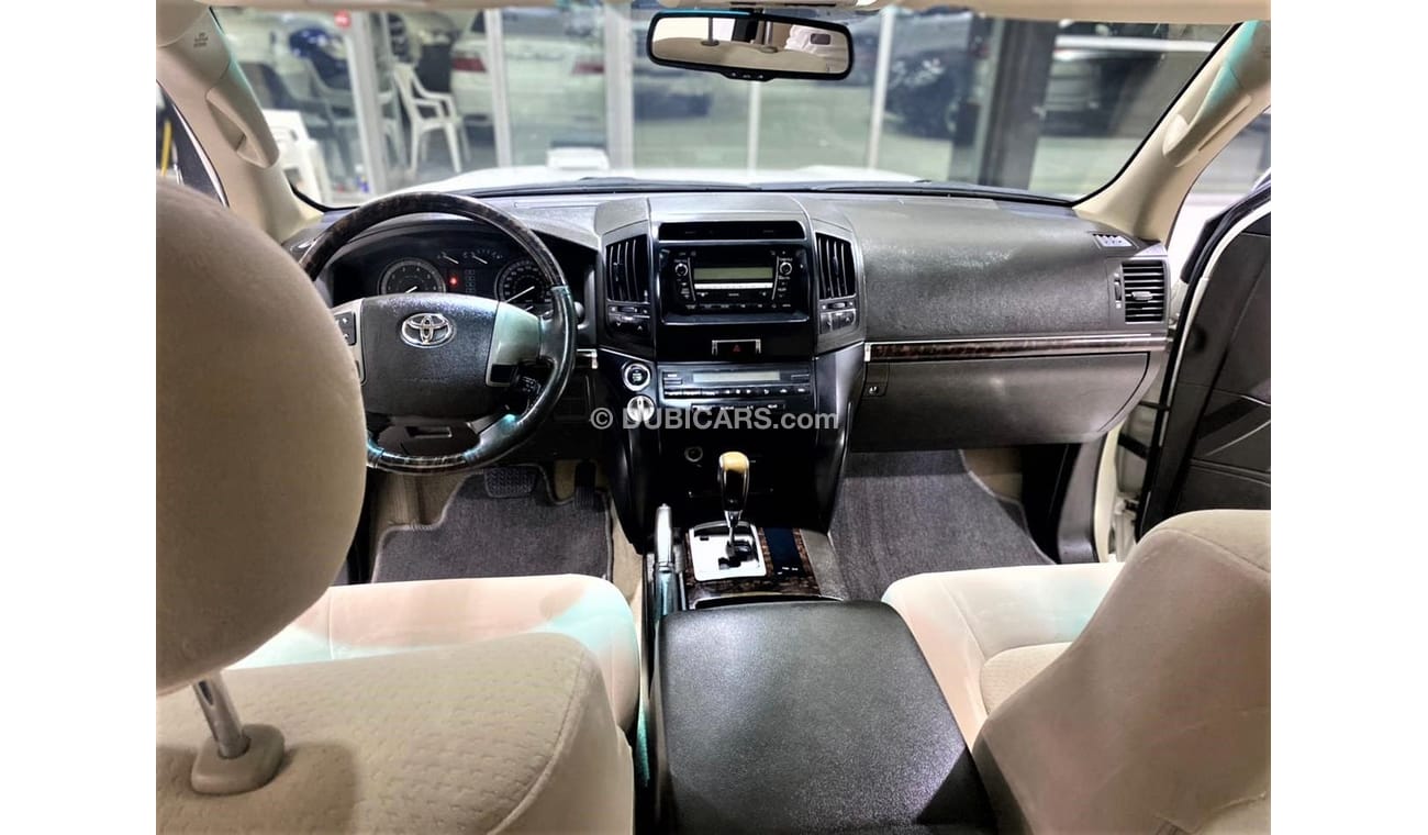 Toyota Land Cruiser TOYOTA LAND CRUISER 2011 GXR V6 GCC WITH SUNROOF