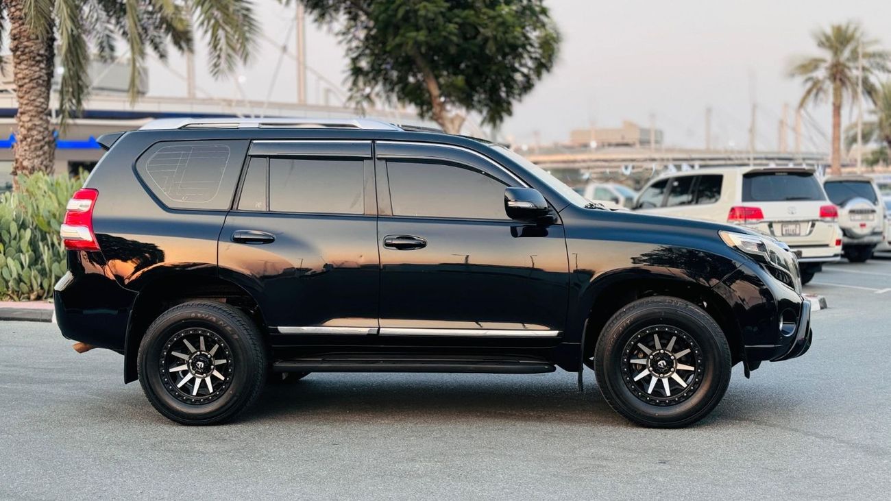 Toyota Prado EXCELLENT CONDITION | SUNROOF | 2.7L PETROL | LHD | PARKING SENSOR | 2017 | REAR VIEW CAMERA