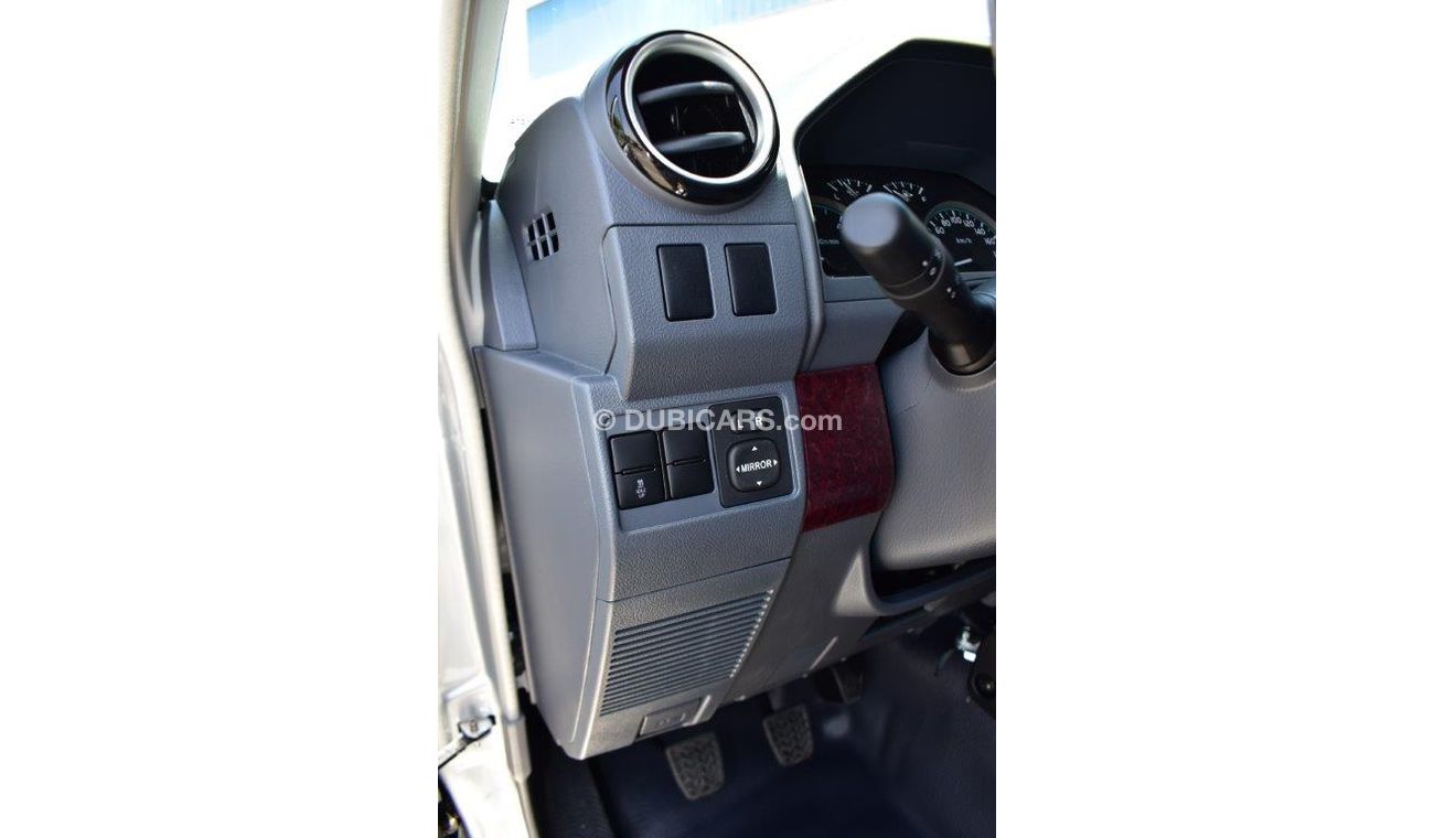 Toyota Land Cruiser Pick Up 79 Double Cab Pickup Limited V8 4.5l Turbo Diesel 4wd Manual Transmission