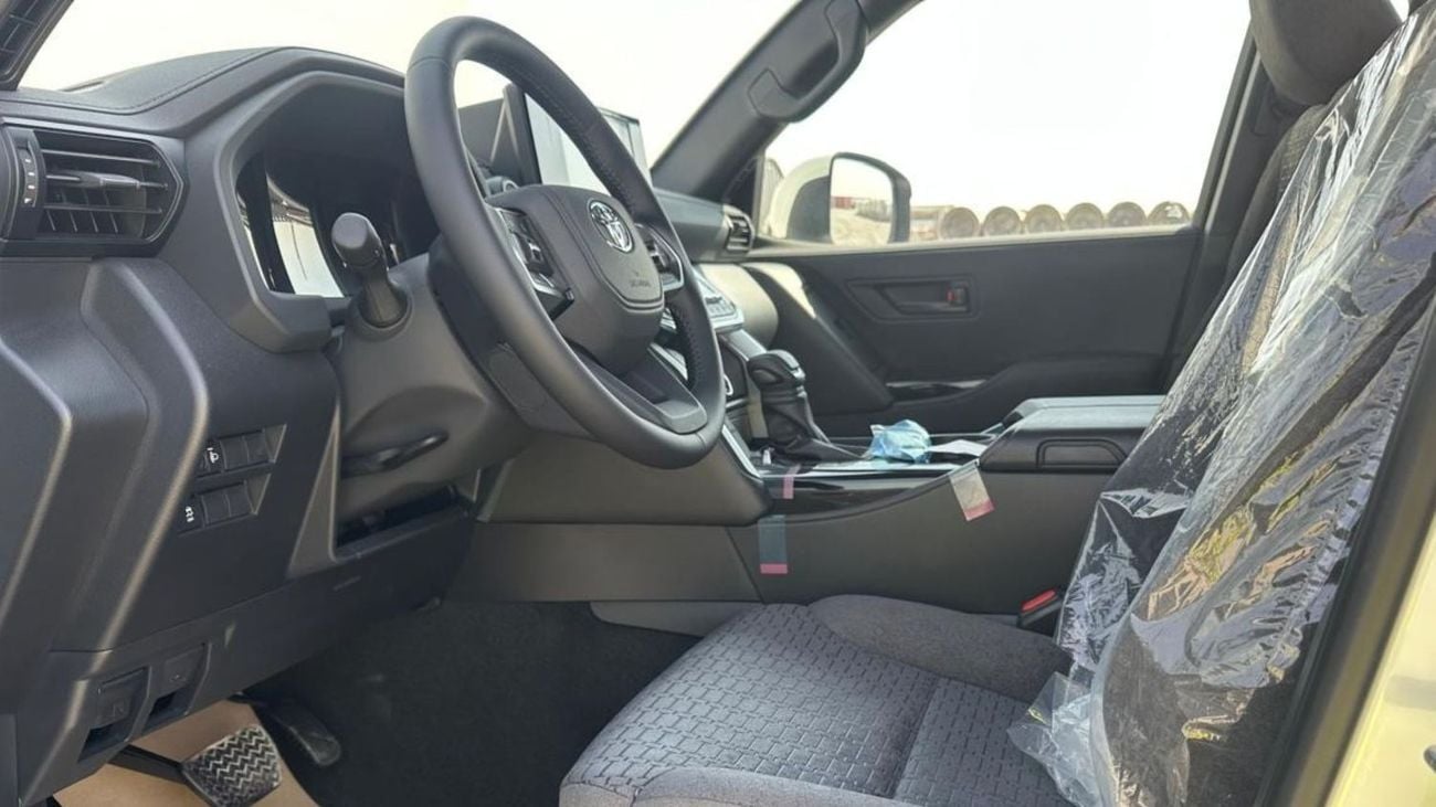 تويوتا لاند كروزر GX-R . 3.5L . Petrol . V6 . 4WD . 7 Seater . 4 Door