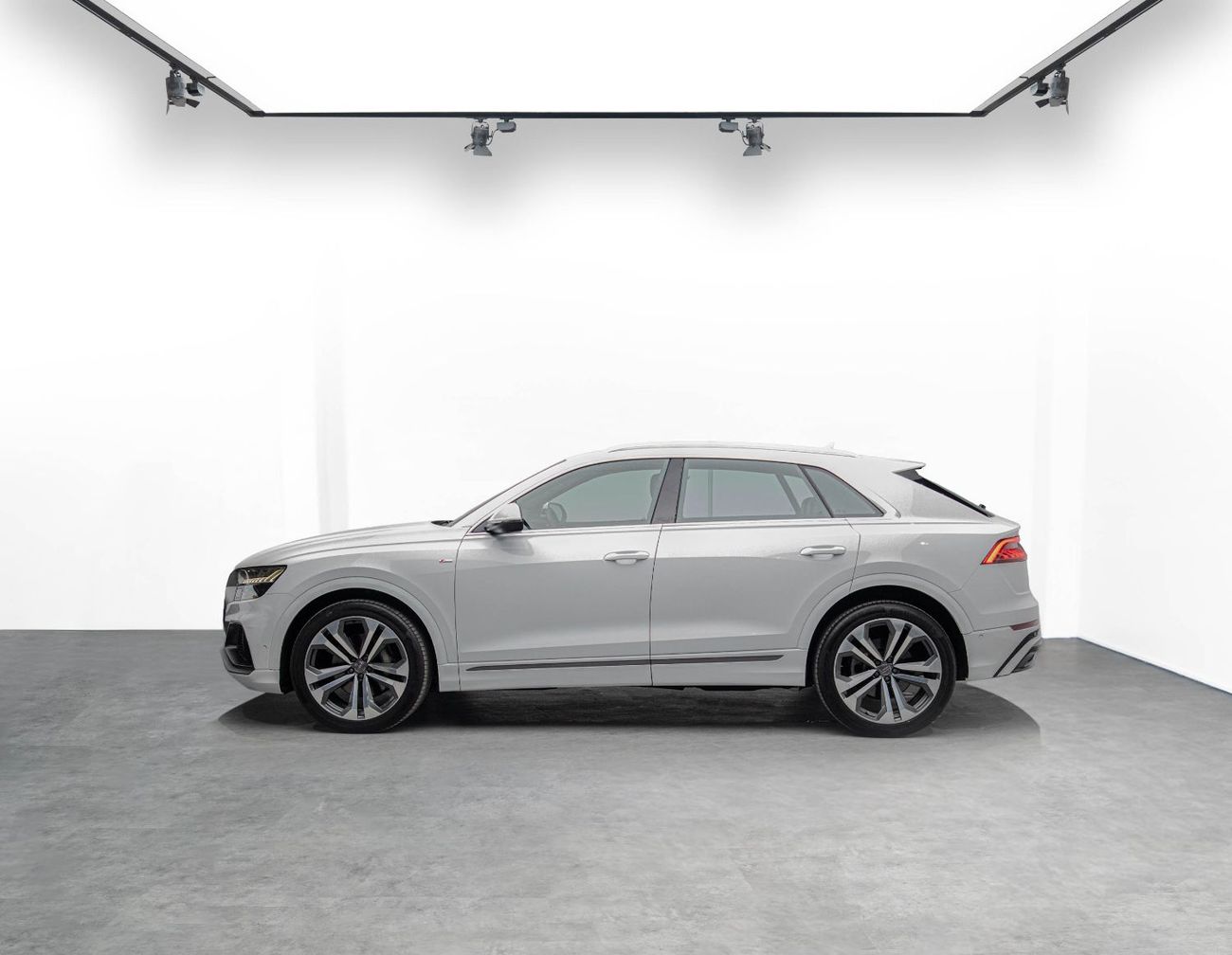 Audi Q8 55 TFSI quattro S-Line 3.0L (340 HP)