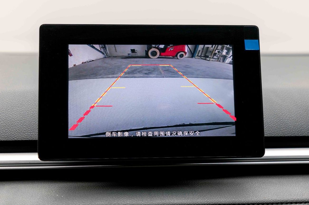 BYD E3 Chuxing - White Inside Black