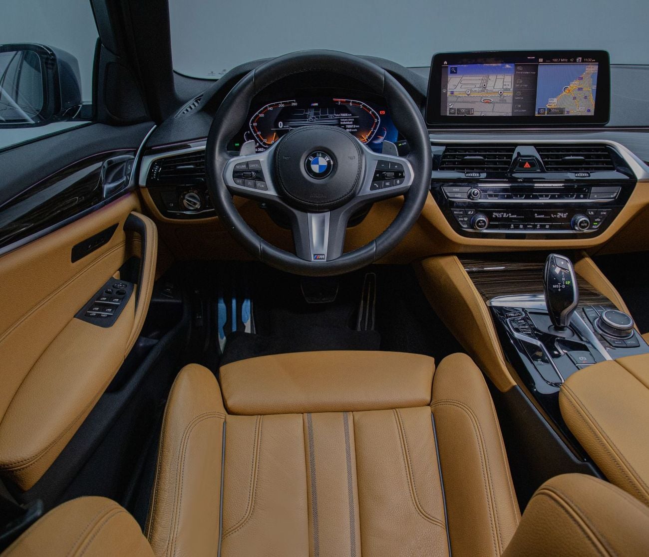 بي أم دبليو 520i