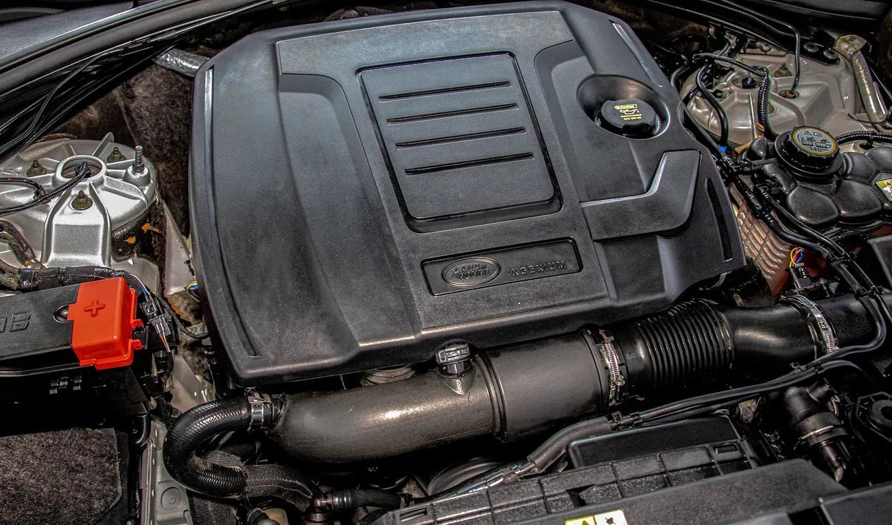 لاند روفر رينج روفر فيلار P300 R-Dynamic 2.0L