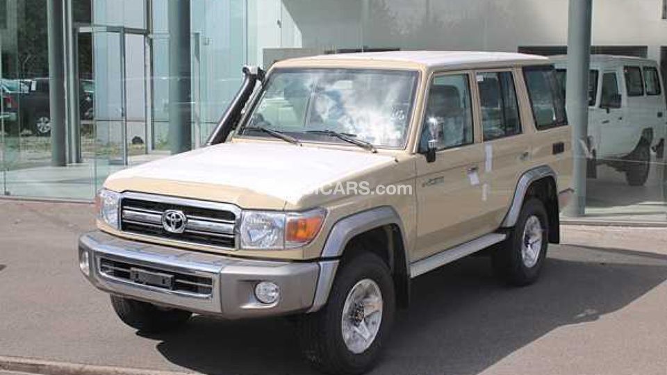 Toyota Land Cruiser Hard Top HARDTOP LC76 4164cc LX Chrome 4x4 5MT for