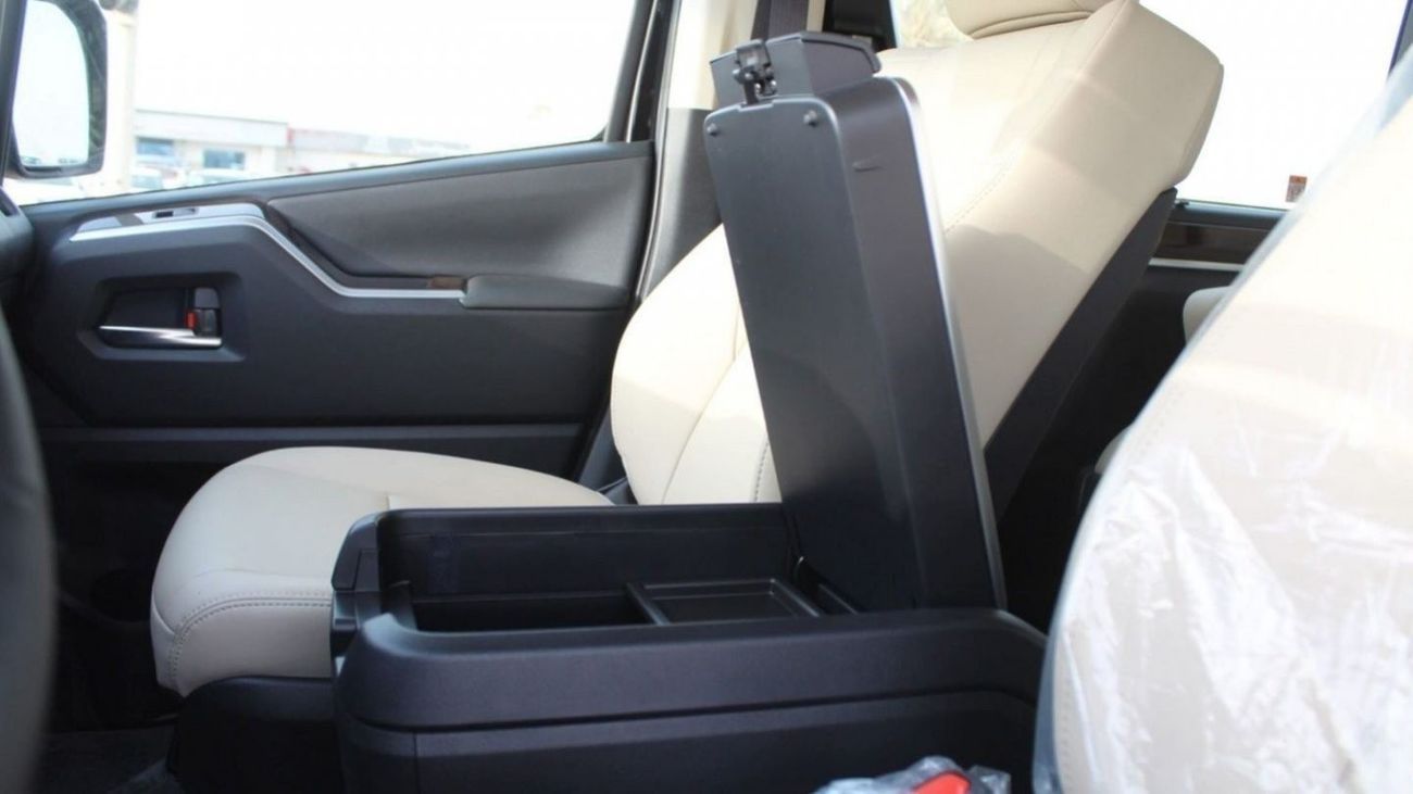 تويوتا جرافينا PREMIUM TOYOTA GRANVIA 2.8L WAGON 6 SEATS AT WG3