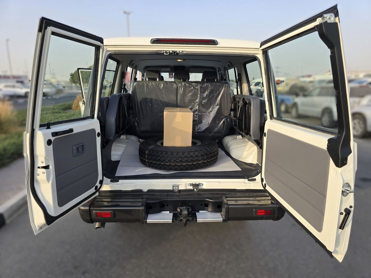 Toyota Land Cruiser 70 2025 Toyota Land Cruiser 4.2L V6 Diesel MT 10 seater