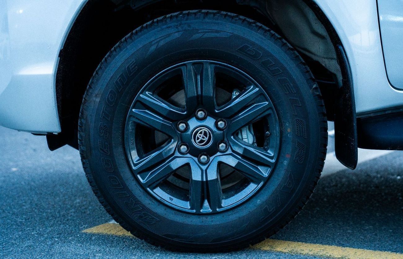 تويوتا هيلوكس 2026 Toyota Hilux  SR5 D/C  (4.0 L) 4X4