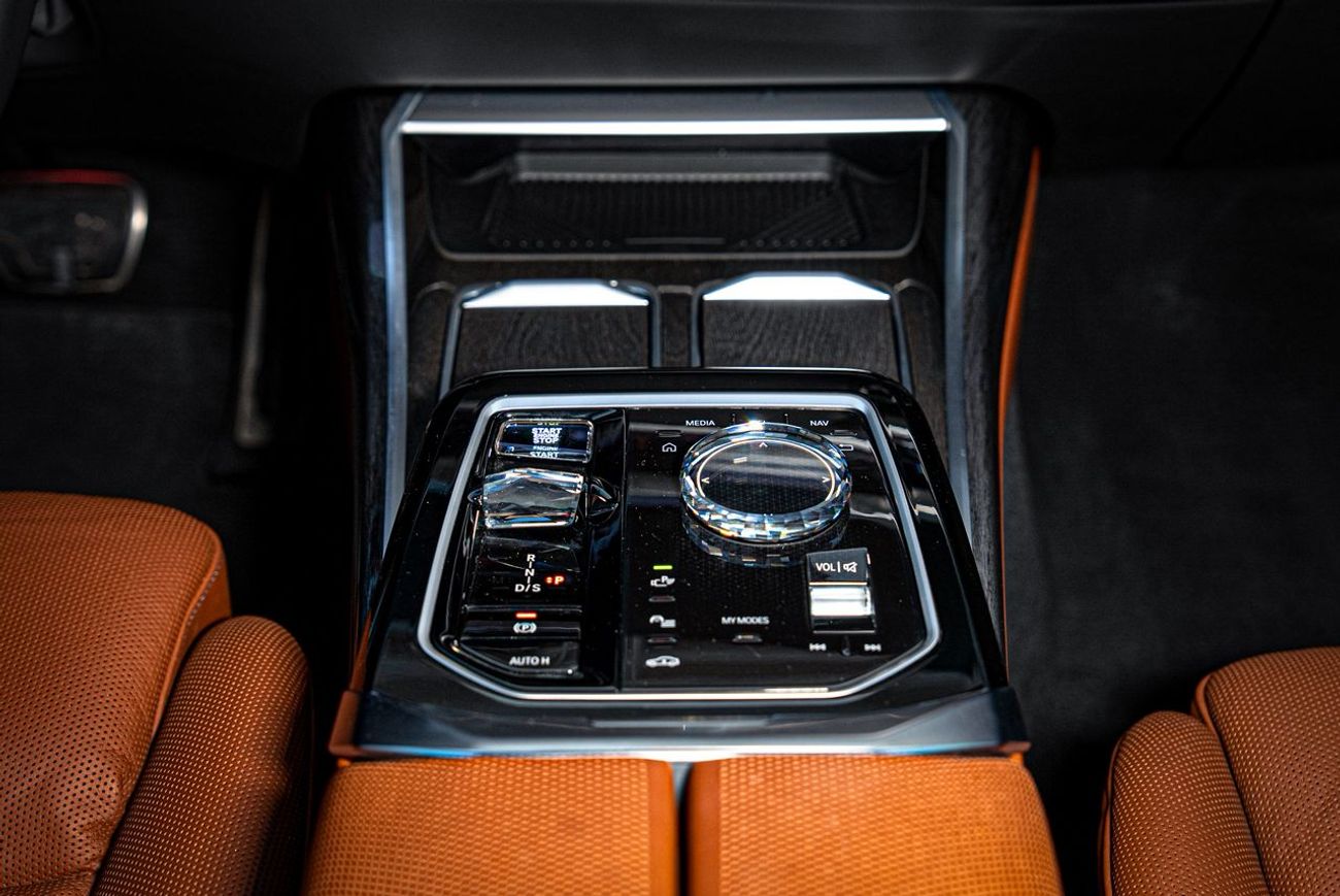 بي أم دبليو 740i