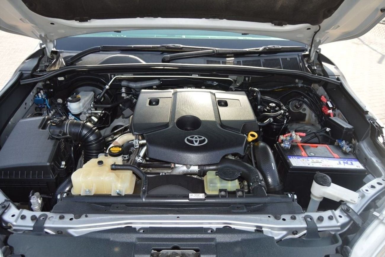 Toyota Hilux 2.8L Double cabin