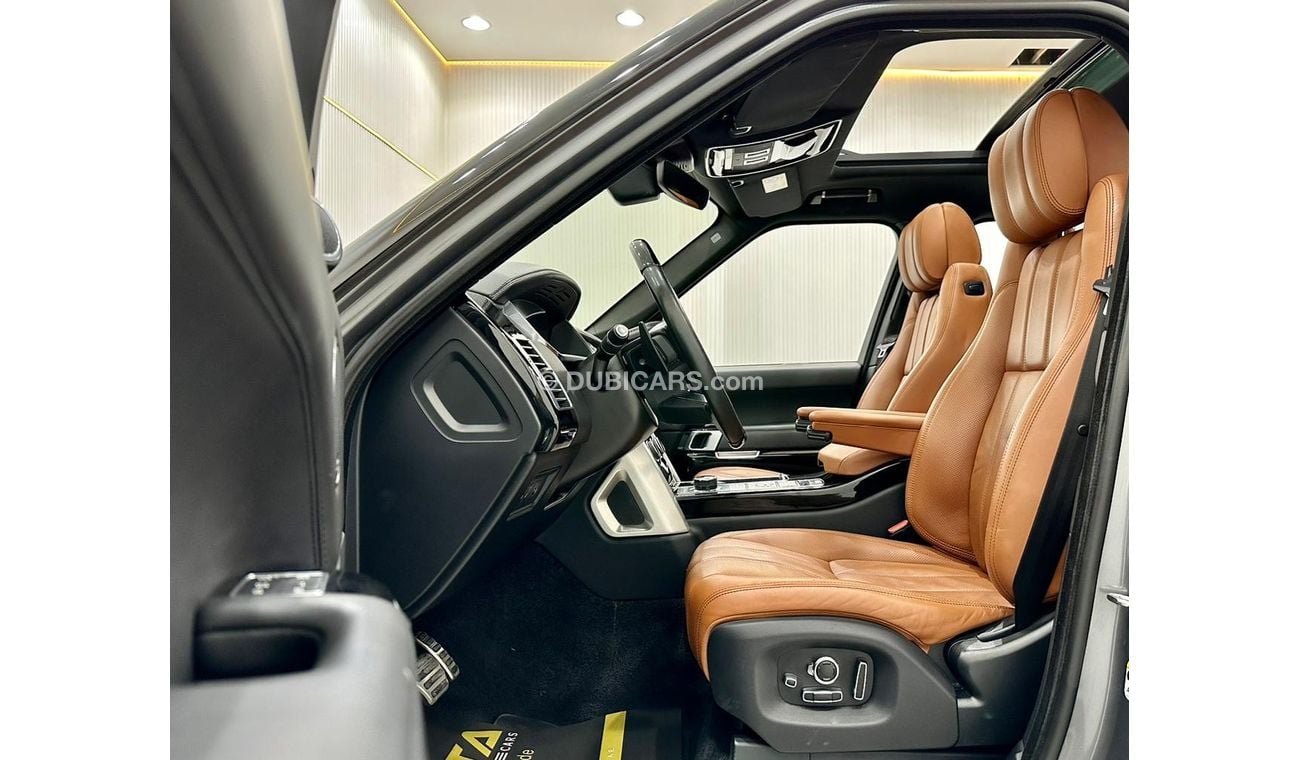 Land Rover Range Rover 2017 Range Rover Vogue SE Supercharged V8, Warranty, Full Range Rover Service History, GCC