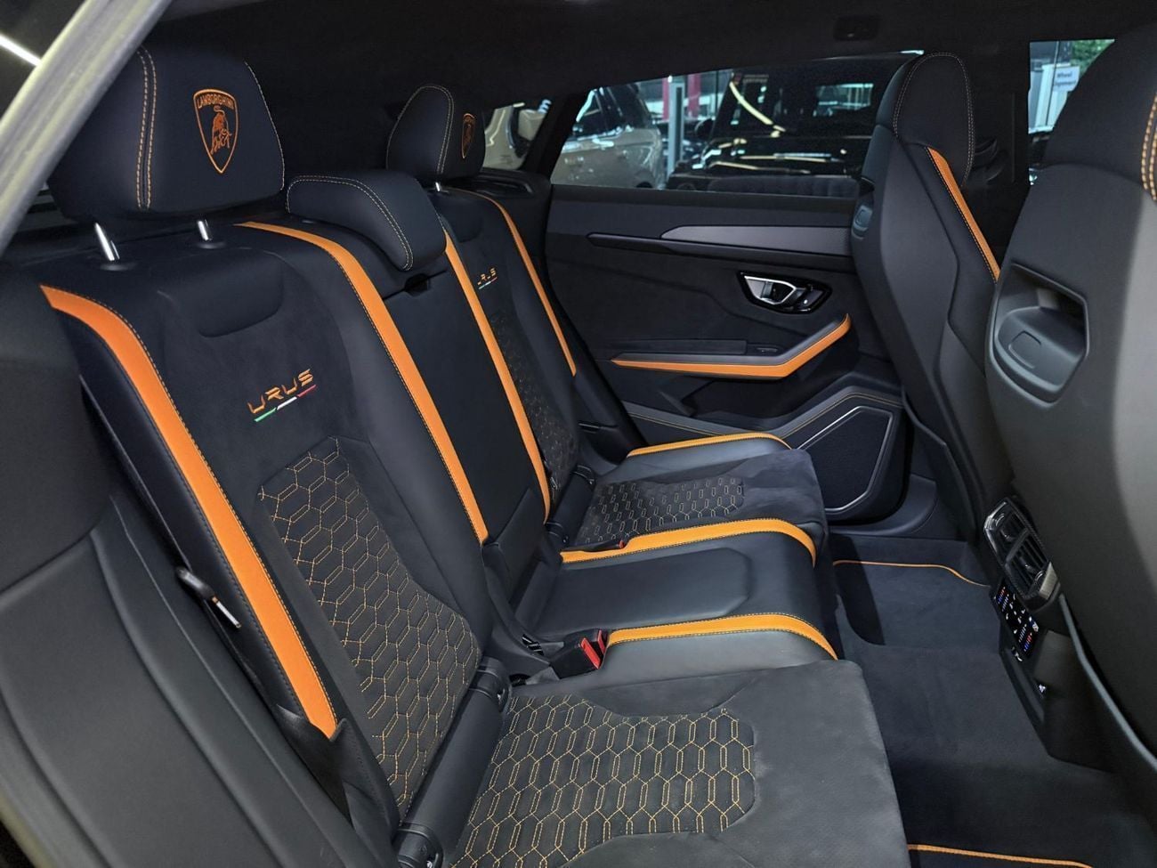 Lamborghini Urus STD 4.0T V8 2021 Graphity Capsule Urus / 2 years warranty unlimited mileage