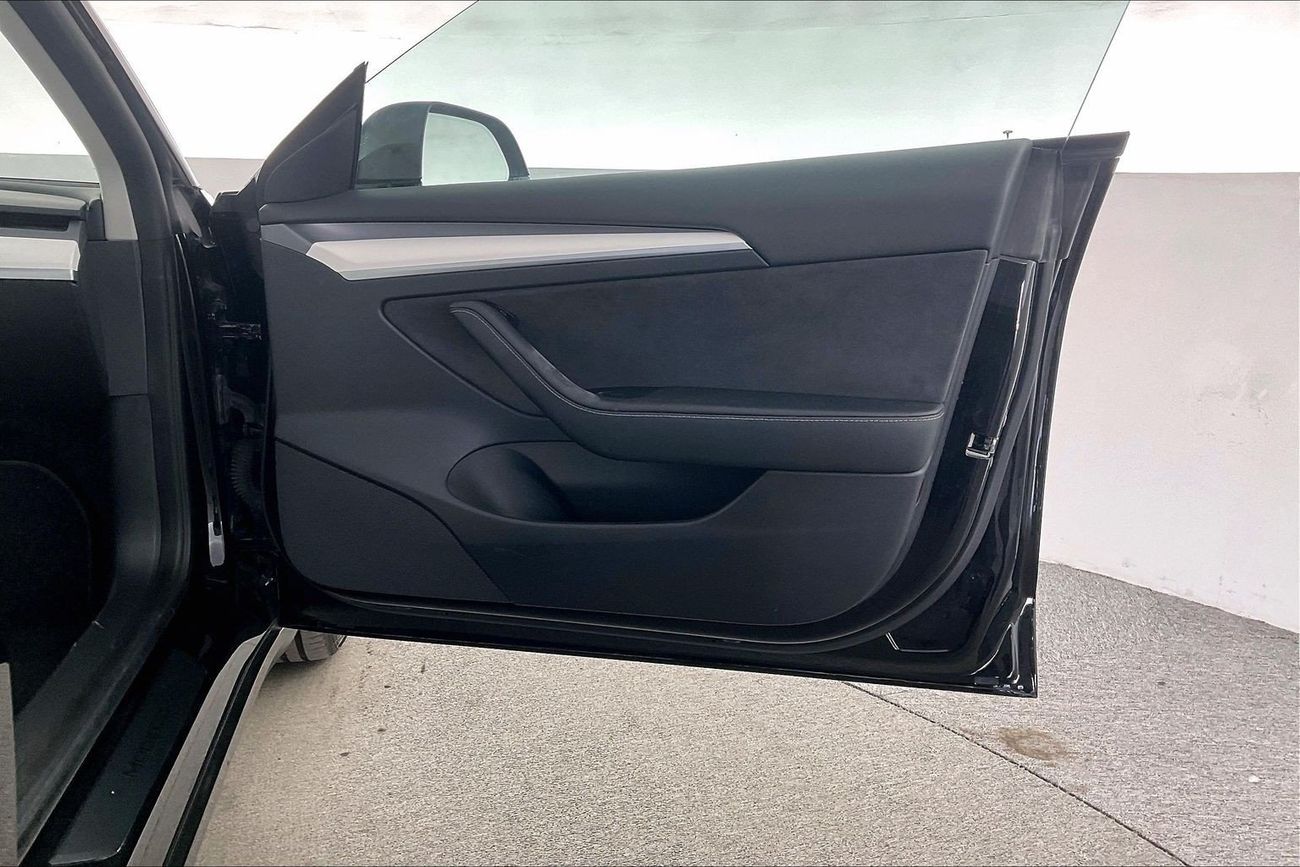 تسلا موديل 3 Performance (Dual Motor) | National Day Celebration | شامل الضمان | 0 ﺪﻔﻋﺓ ﺃﻮﻟﻯ