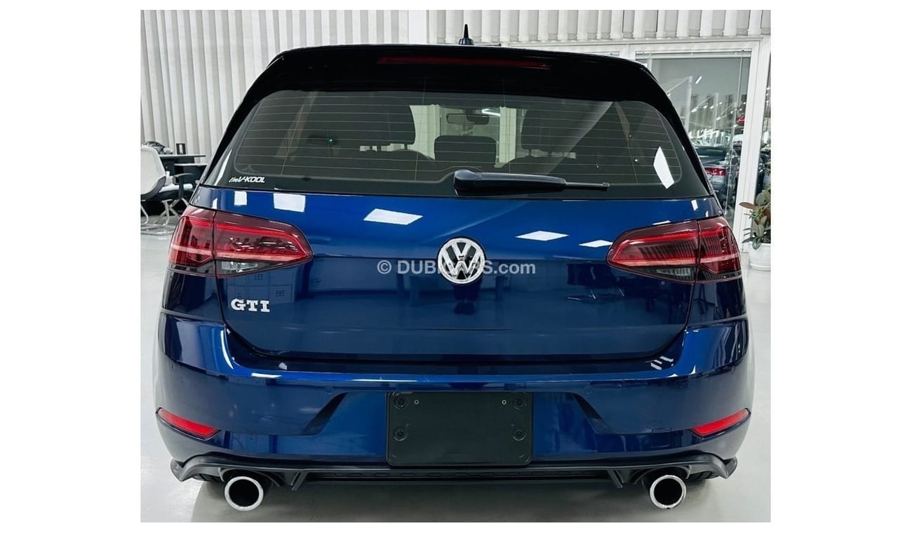 Volkswagen Golf GTI P1 GCC .. Original Paint .. Perfect Condition .. Club .. Panoramic Roof ..