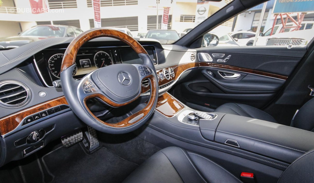 مرسيدس بنز S 550