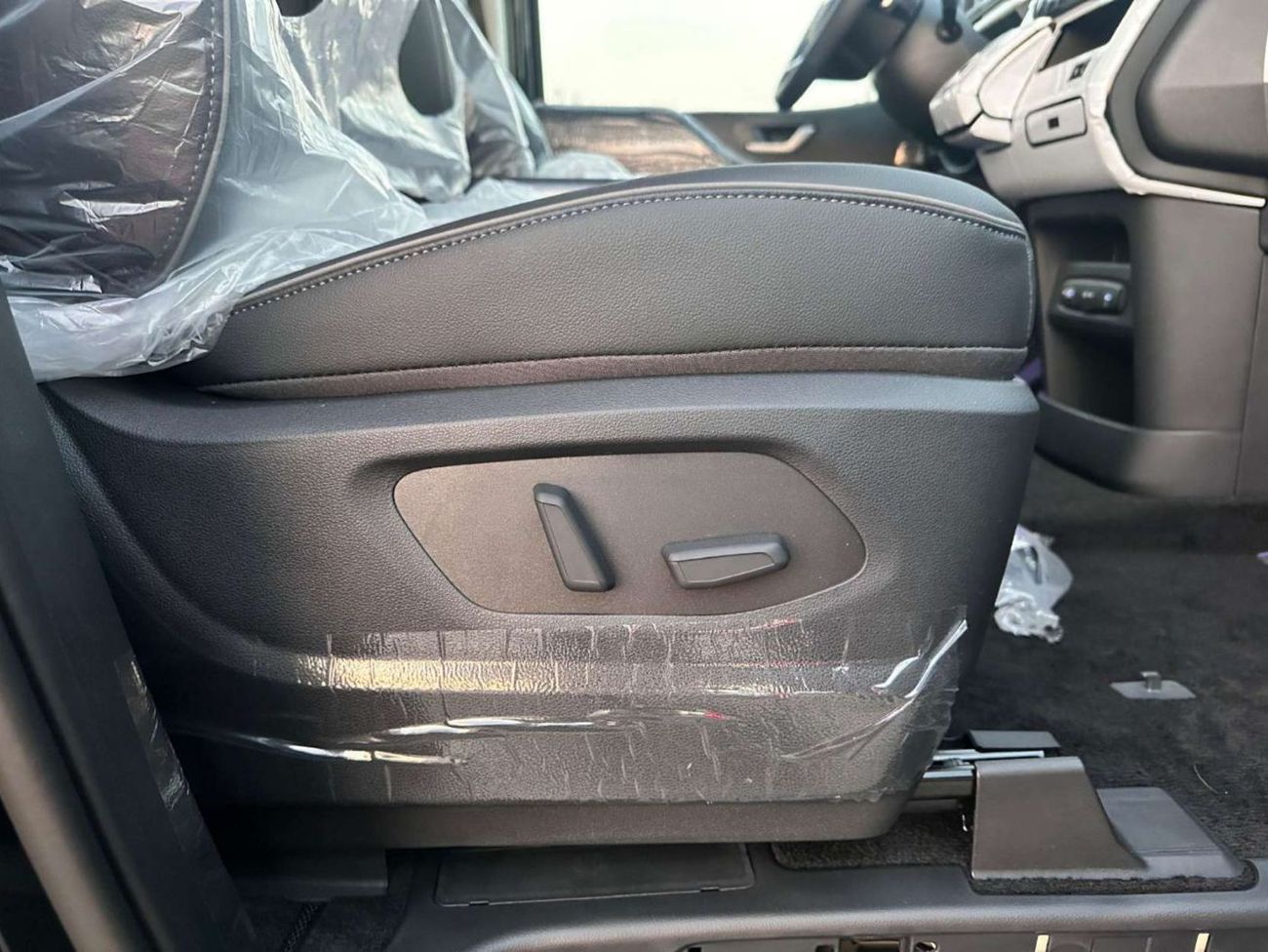 Hyundai Staria HYUNDAI STARIA 2.2L 4WD DIESEL MINIVAN 2025