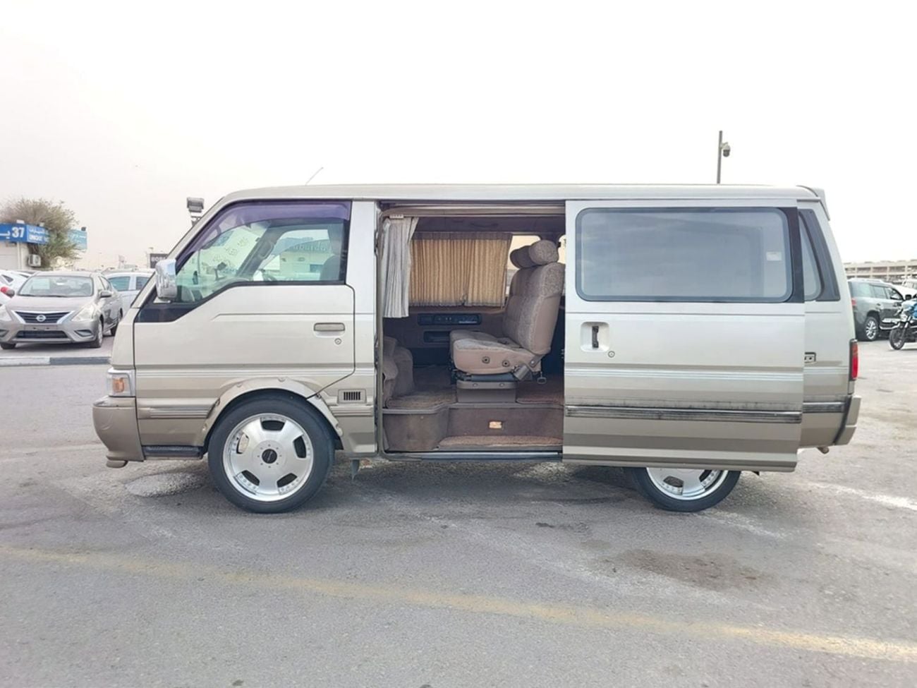 Nissan Caravan (RAMADAN OFFER) NISSAN CARAVAN VAN RHD 1997 MODEL 3.0 L DIESEL AUTOMATIC(PM76083)