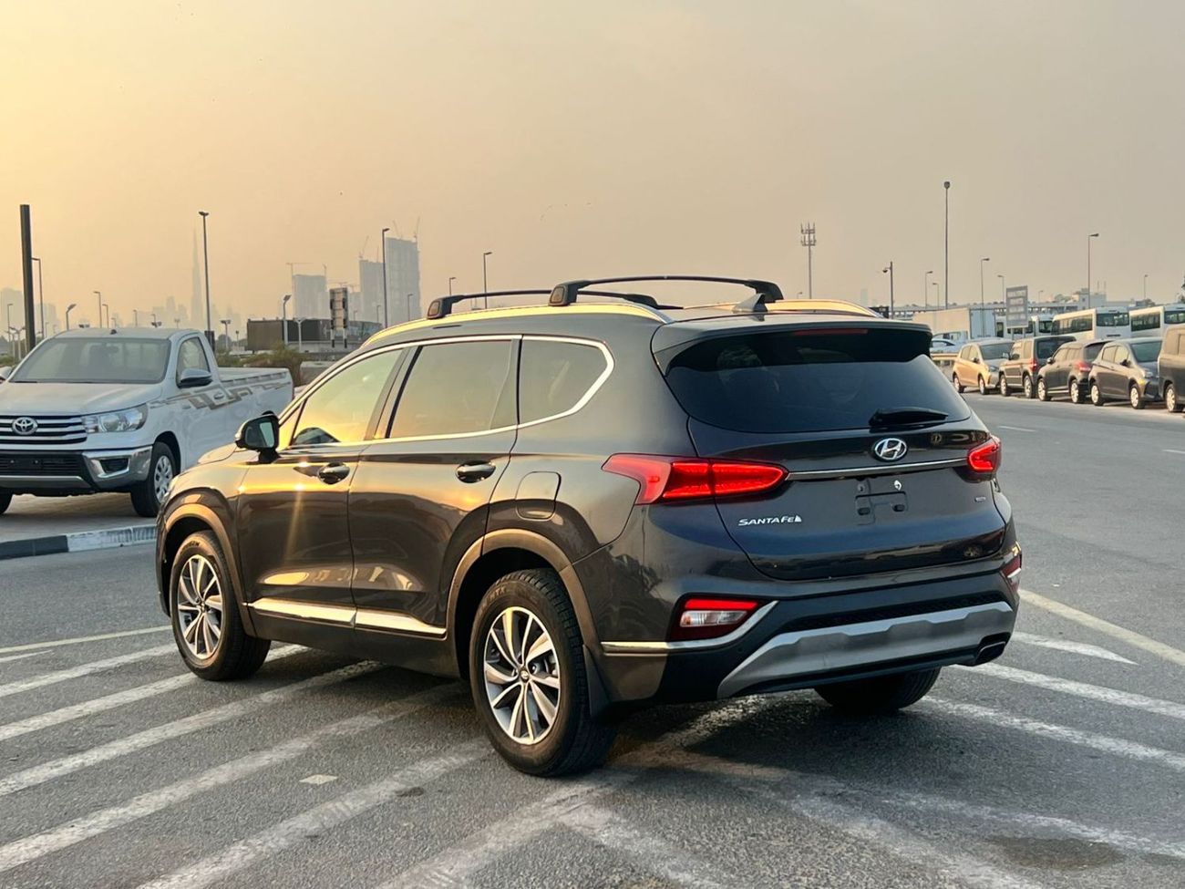 Hyundai Santa Fe 2020 Hyundai Santafe Limited  Panoramic View  - 360* 5 CAM- 2.4L V4 - AWD 4x4 -With Radar & Sensor -