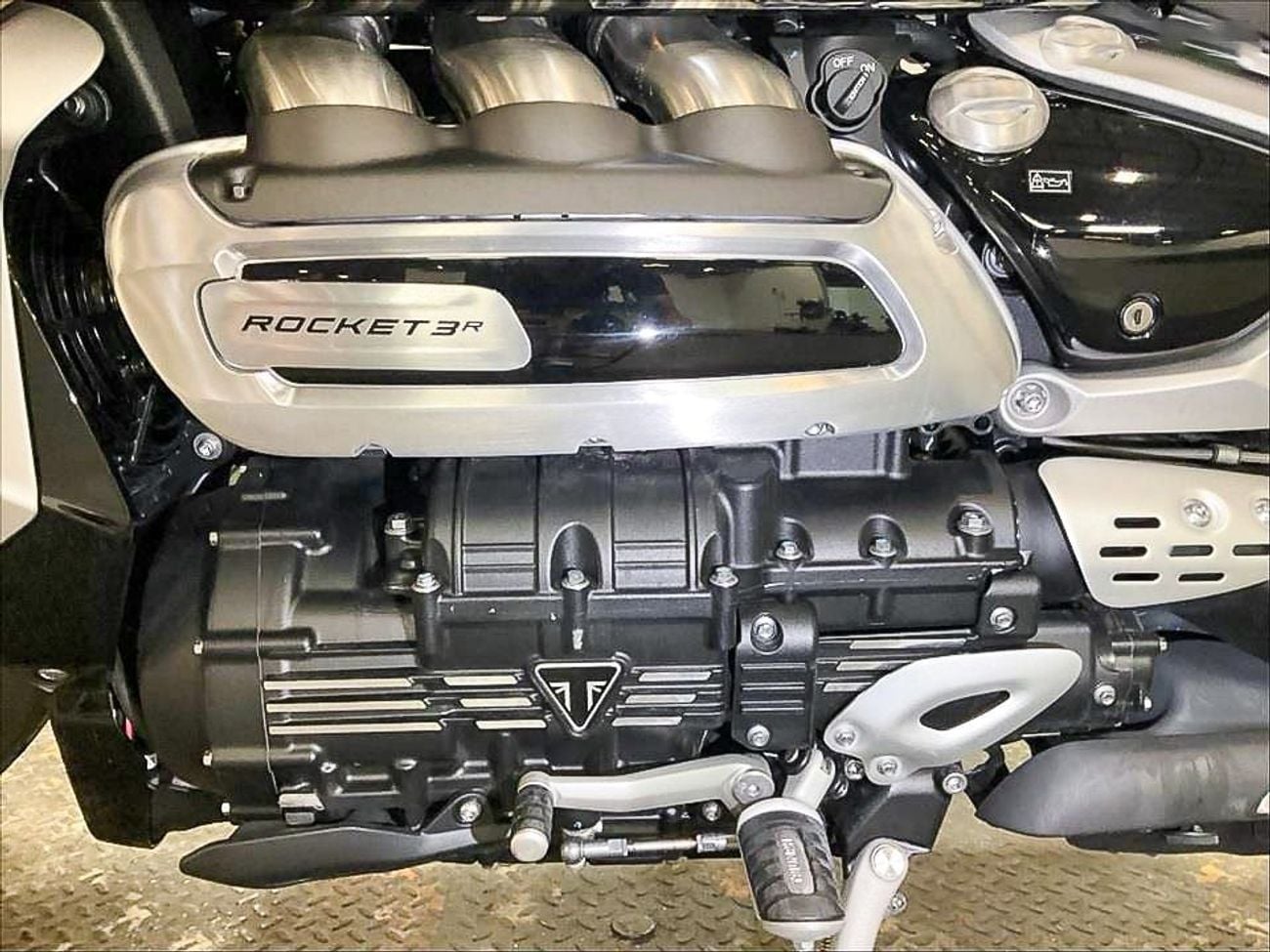 Triumph Stag 2021 Triumph Rocket 3 GT 2500CC