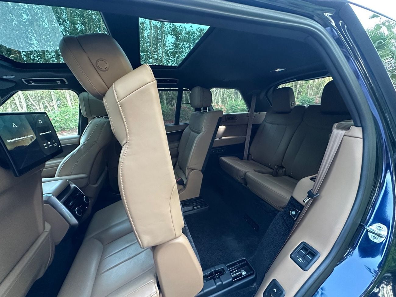 لاند روفر رينج روفر Vogue Autobiography D300 | 2024 | 3.0L V6 DIESEL | 300 HP | 7 SEATER | Perfect Condition