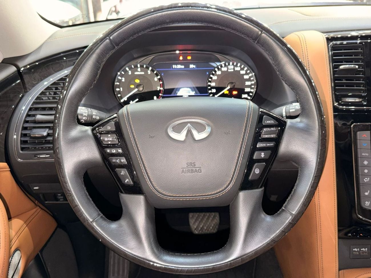 إنفينيتي QX80 Sensory 8 5.6L