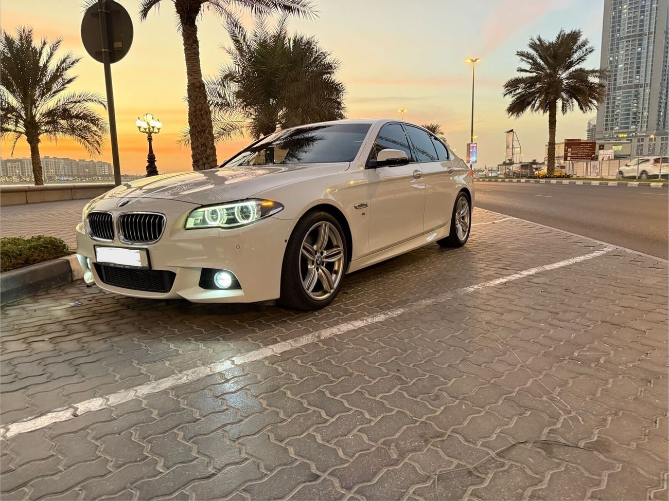 BMW 528i