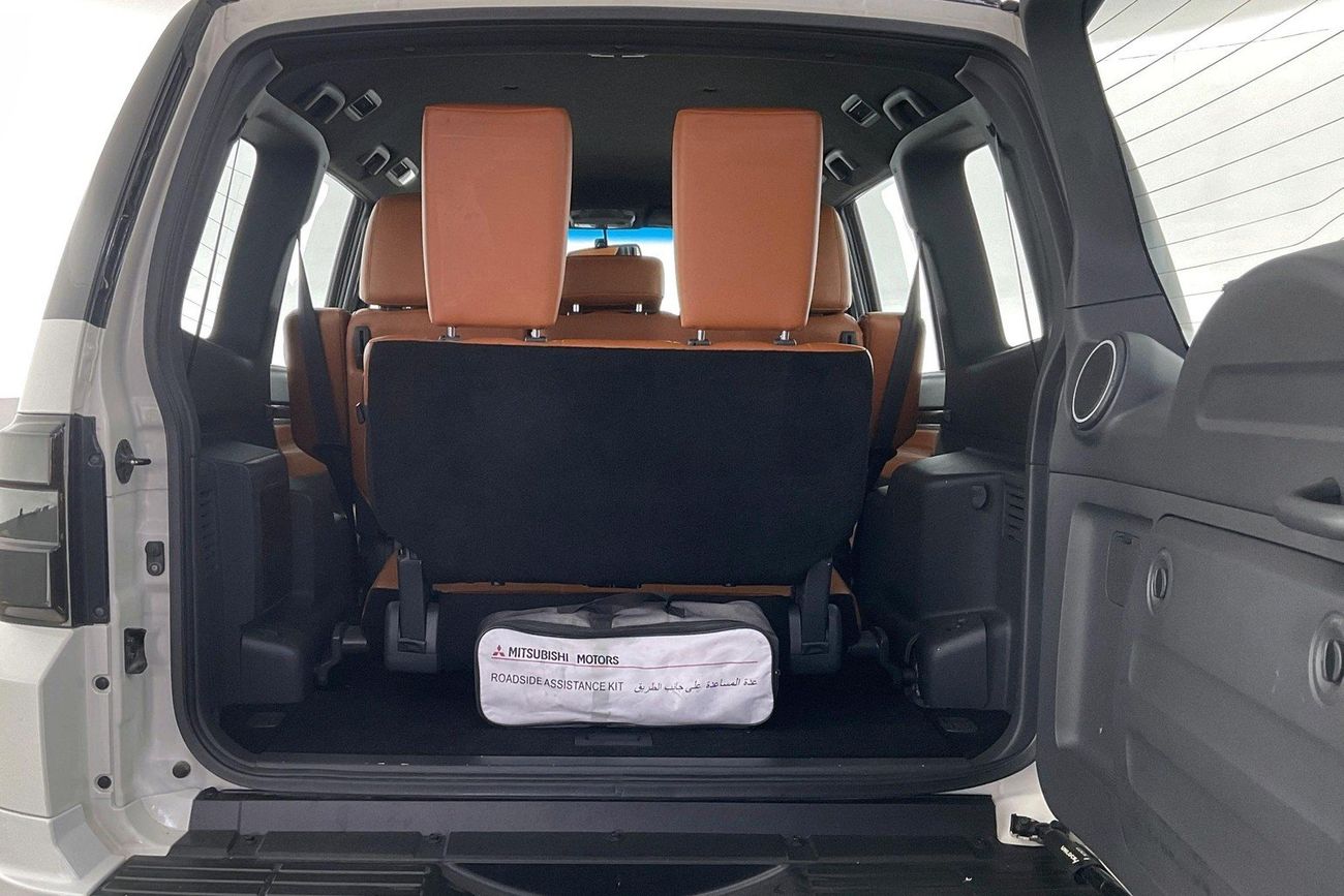 ميتسوبيشي باجيرو Signature Edition | شامل الضمان | 0 ﺪﻔﻋﺓ ﺃﻮﻟﻯ