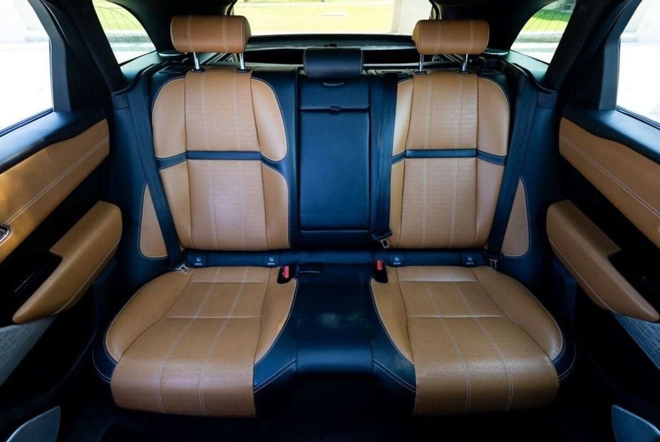 لاند روفر رينج روفر فيلار P380 R-Dynamic HSE 3.0L Range Rover Velar P380 R-Dynamic HSE 2018 GCC under Warranty with Flexible D