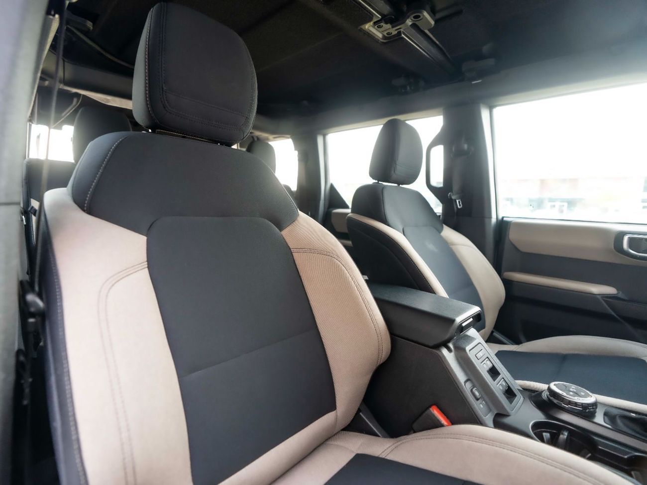 Ford Bronco Big Band 2.3L (5 Seater)