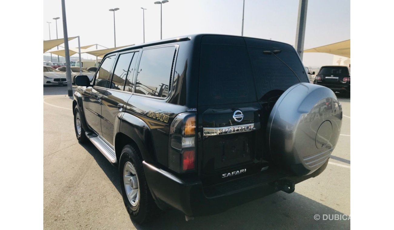 نيسان باترول سفاري سياره نظيفه جدا بحاله ممتازه بدون حوادث
