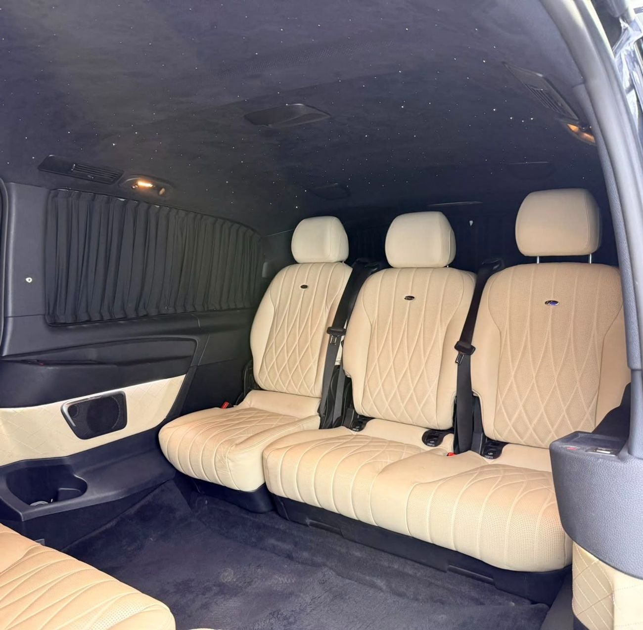 Mercedes Benz V 250 2022 Mercedes Benz V250 Falcon Edition, 2027 MB Service Pack, Full MB Service History, GCC