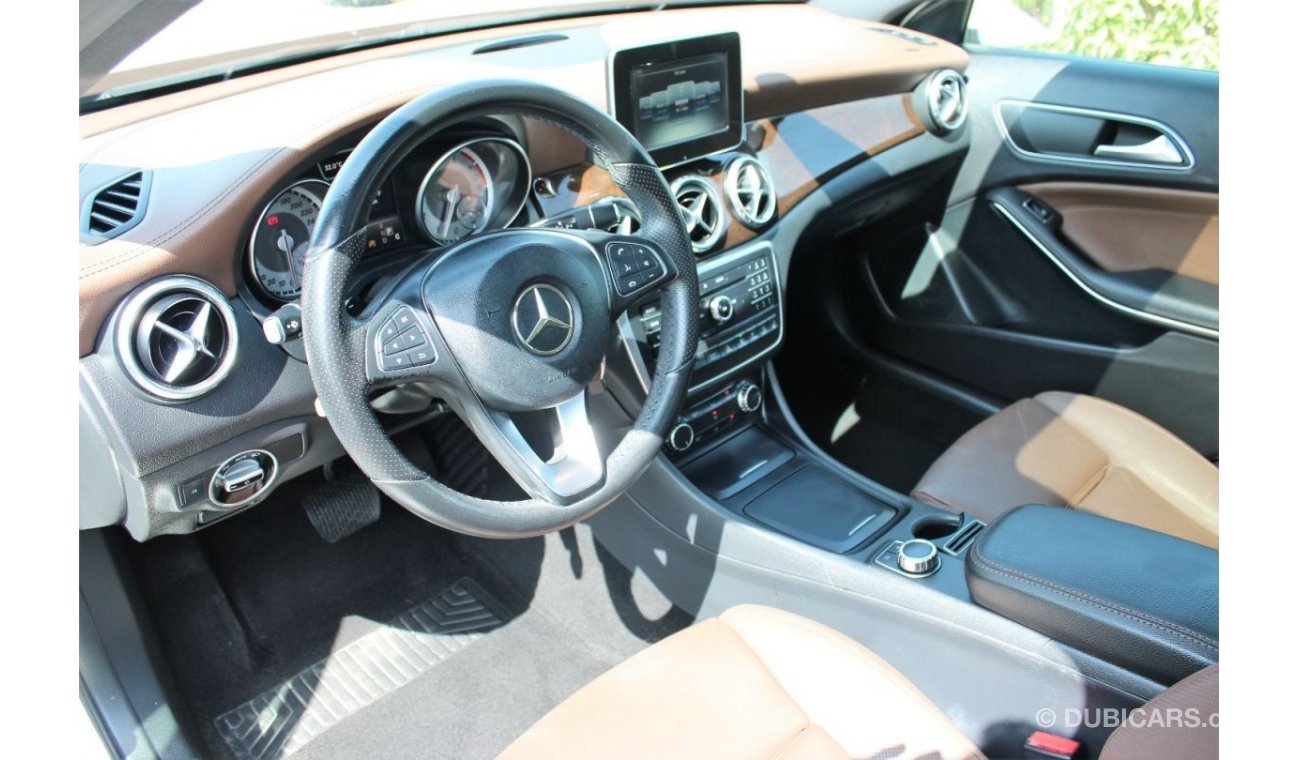 Mercedes-Benz GLA 250 2016 / AMG/// GCC/ TOP SPECS/ 100% ORIGINAL PAINT/ 1 YEAR WARRANTY
