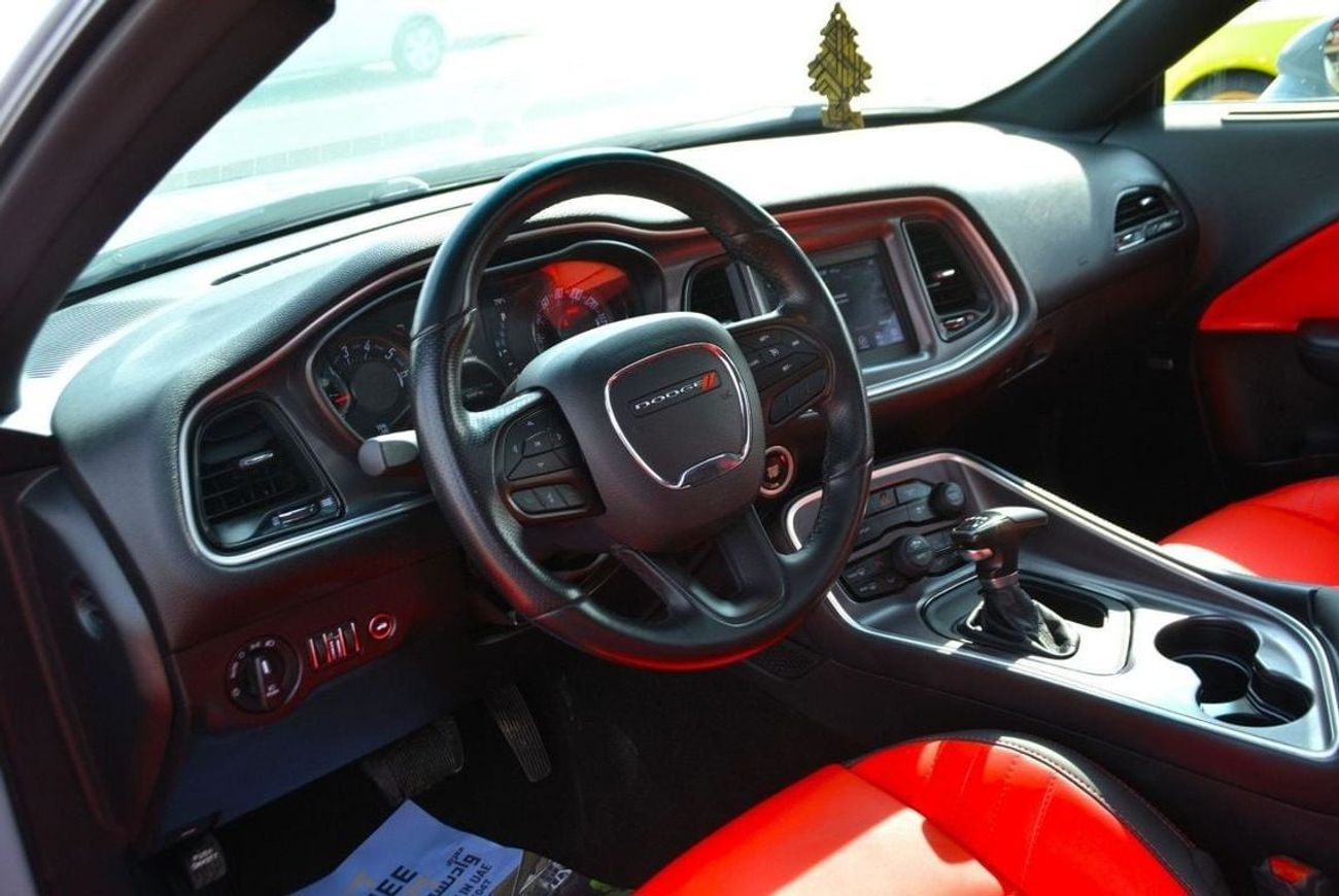 Dodge Challenger SXT Plus 3.6L THE MOST BEAUTIFUL COLOR/ FULL OPTION- SUN ROOF -ORGINAL AIR BAGS