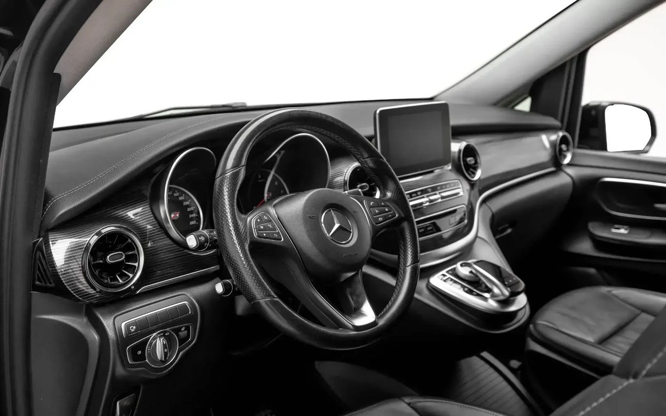 Mercedes-Benz V 250 Std 2.L - GCC Spec