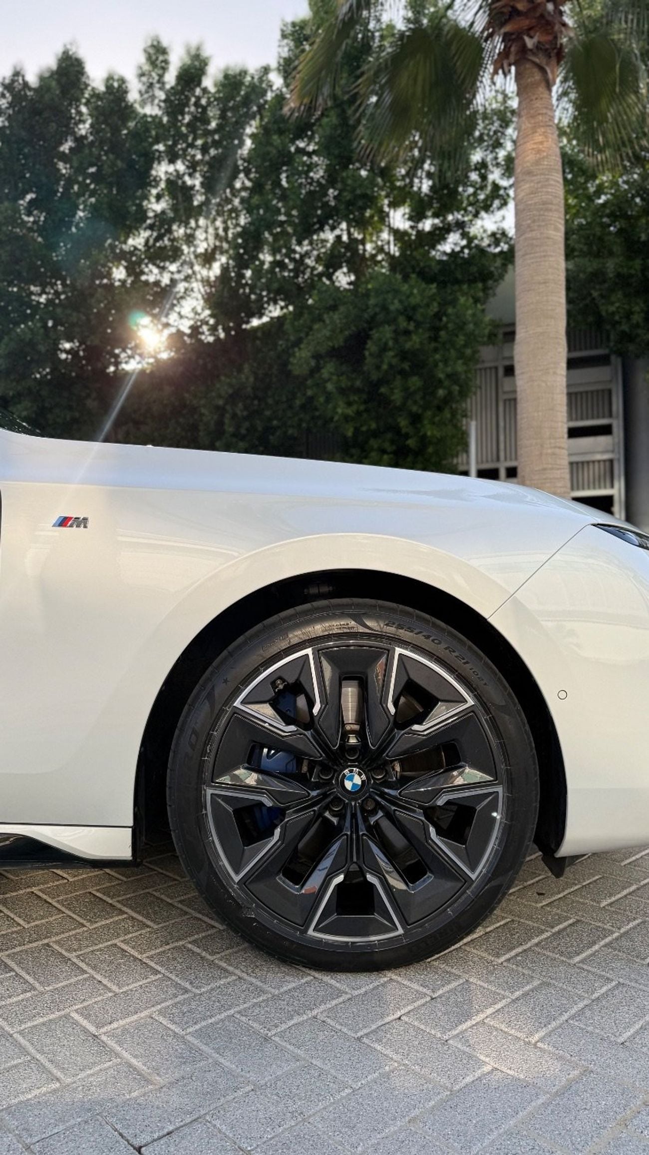 بي أم دبليو M760Li