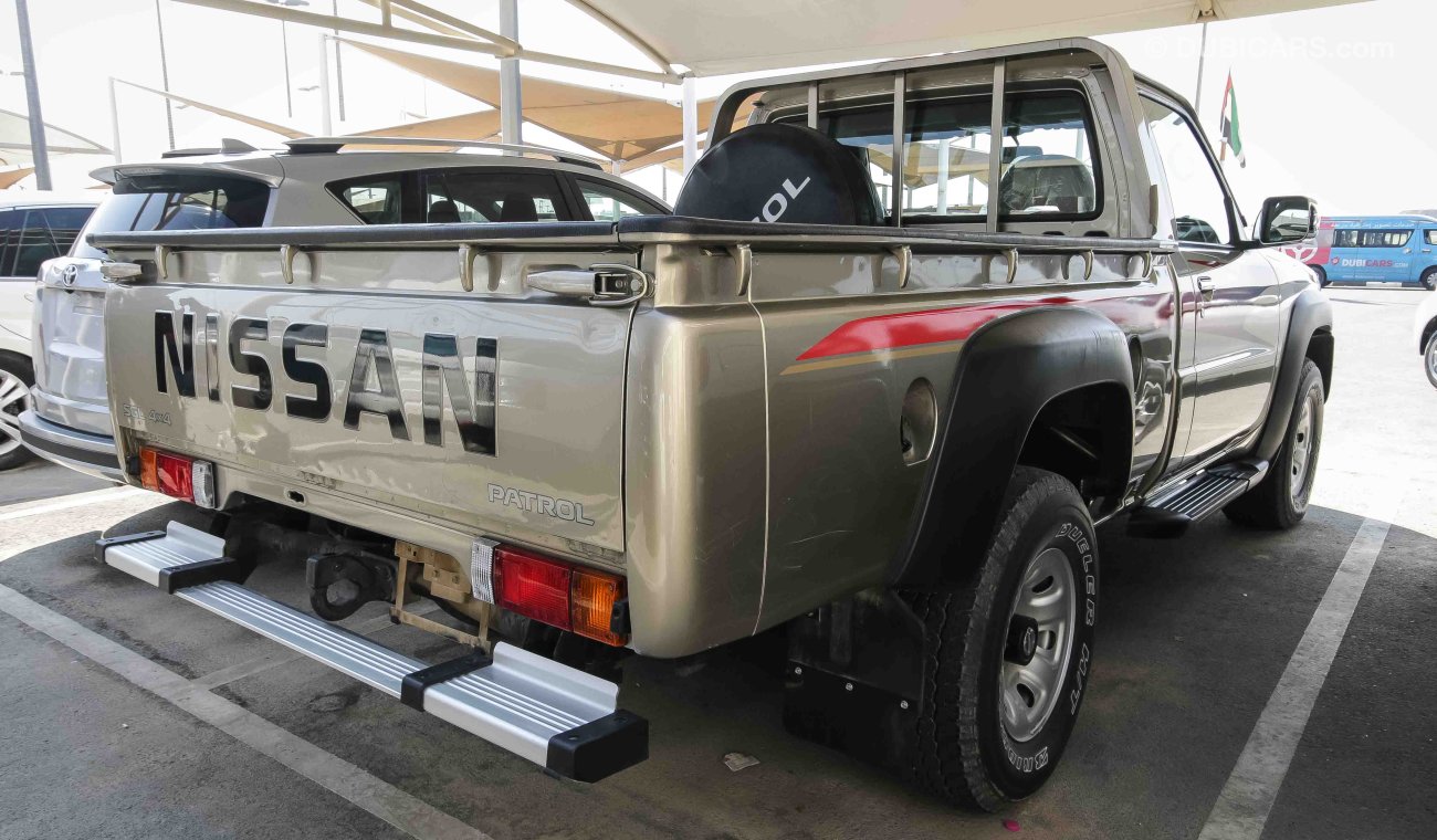 Nissan Patrol Pickup SGL 4X4