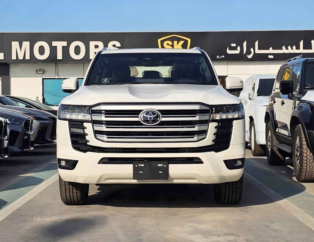 تويوتا لاند كروزر GXR TWIN TURBO / 3.5L V6 PETROL/RADAR/ 12.3"DVD WITH JBL SPEAKERS / COOL BOX (CODE # GXR3HH)