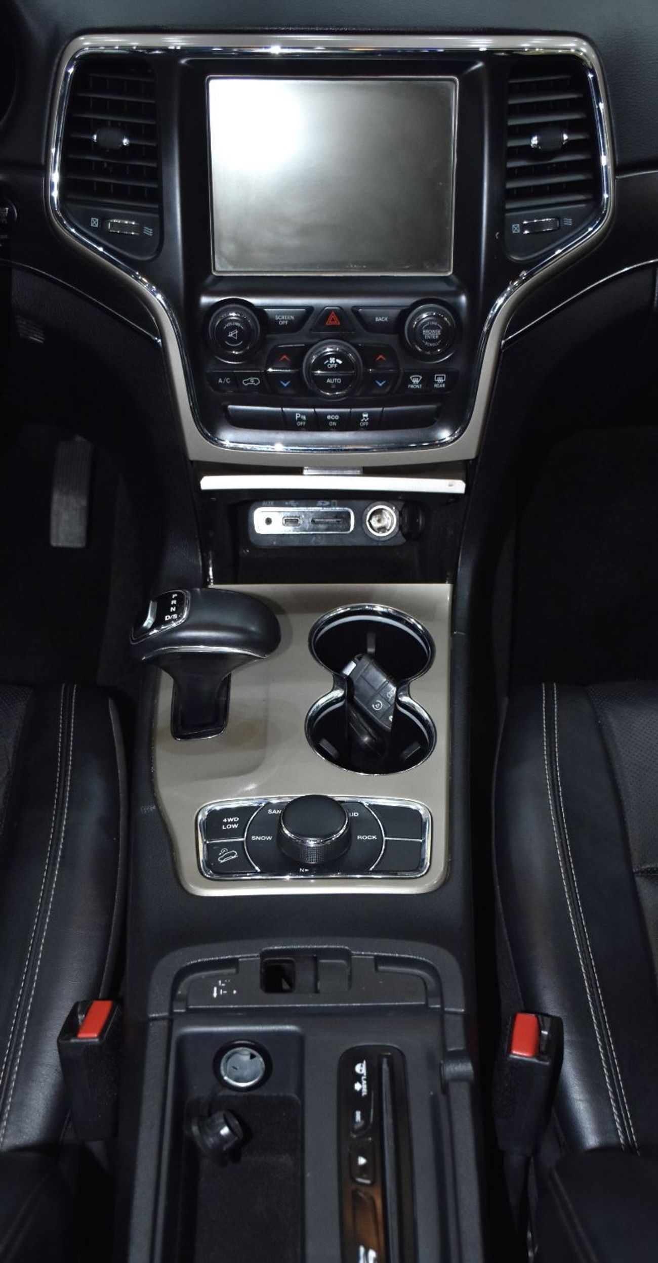 Jeep Grand Cherokee EXCELLENT DEAL for our Jeep Grand Cherokee Limited 4x4 ( 2015 Model ) in Silver Color GCC Specs
