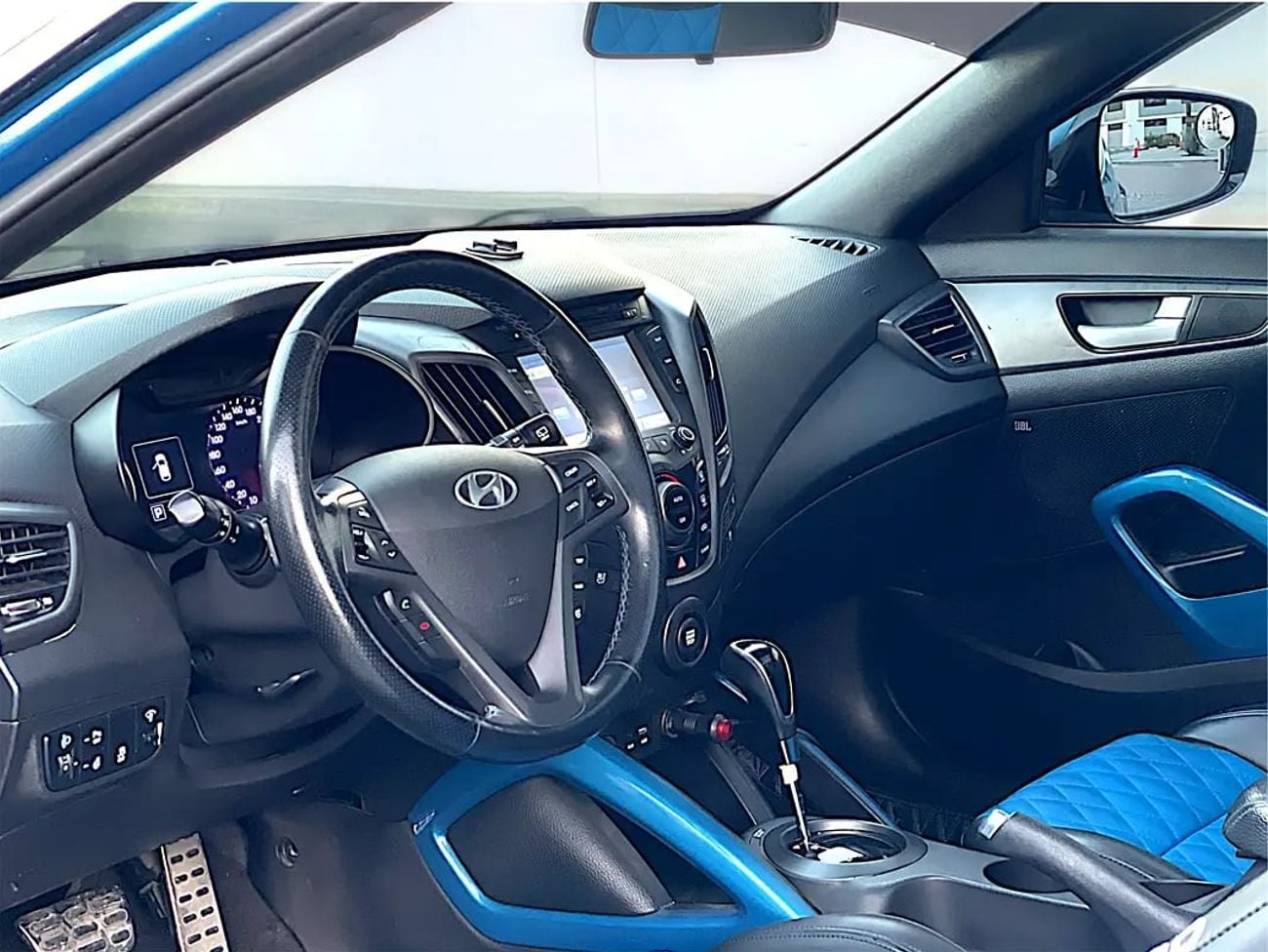 Hyundai Veloster Turbo 1.6L 755 P.M | Turbo GCC Specs - Sporty Hatchback!