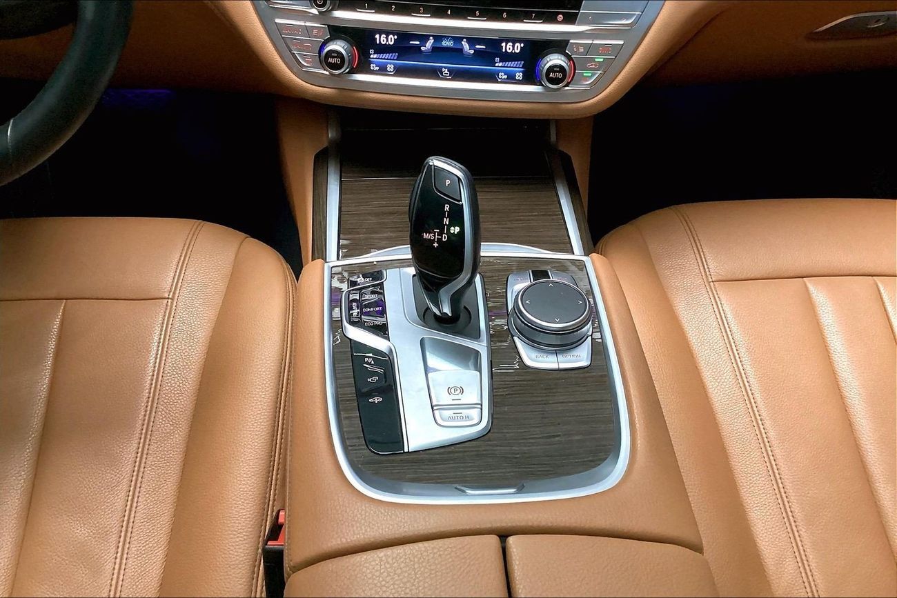 بي أم دبليو 730Li Excellence | شامل الضمان | 0 ﺪﻔﻋﺓ ﺃﻮﻟﻯ