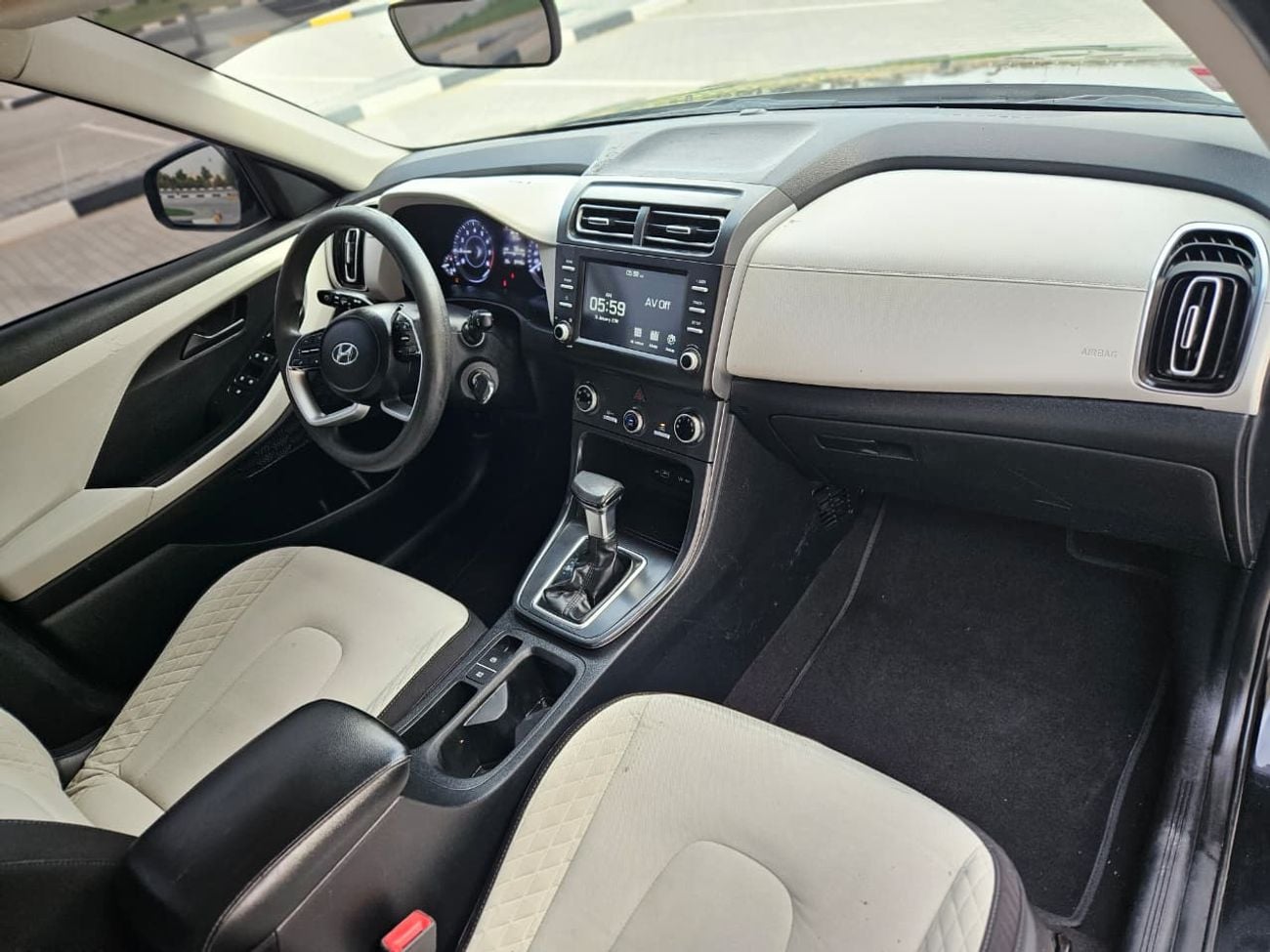 Hyundai Creta Comfort 1.5L LHD V4 Petrol Engine Automatic Gear 2WD 5 Seats 5 Doors